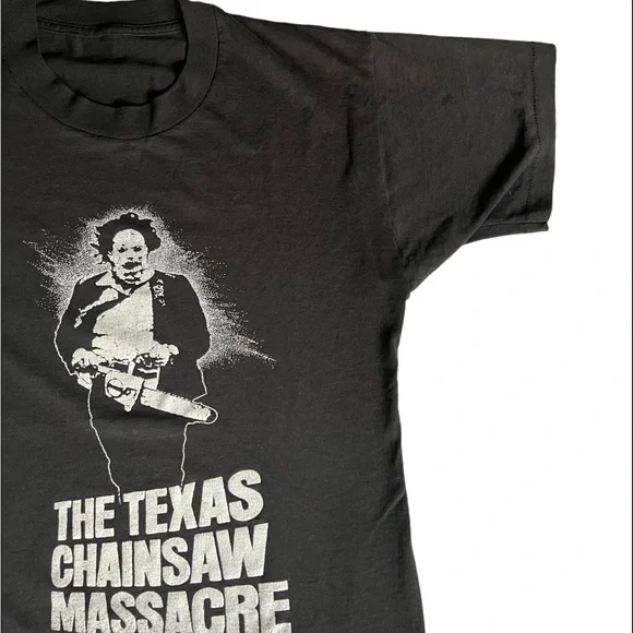 Vintage 80s Texas Chainsaw Massacre T-Shirt - Picture 8 of 8